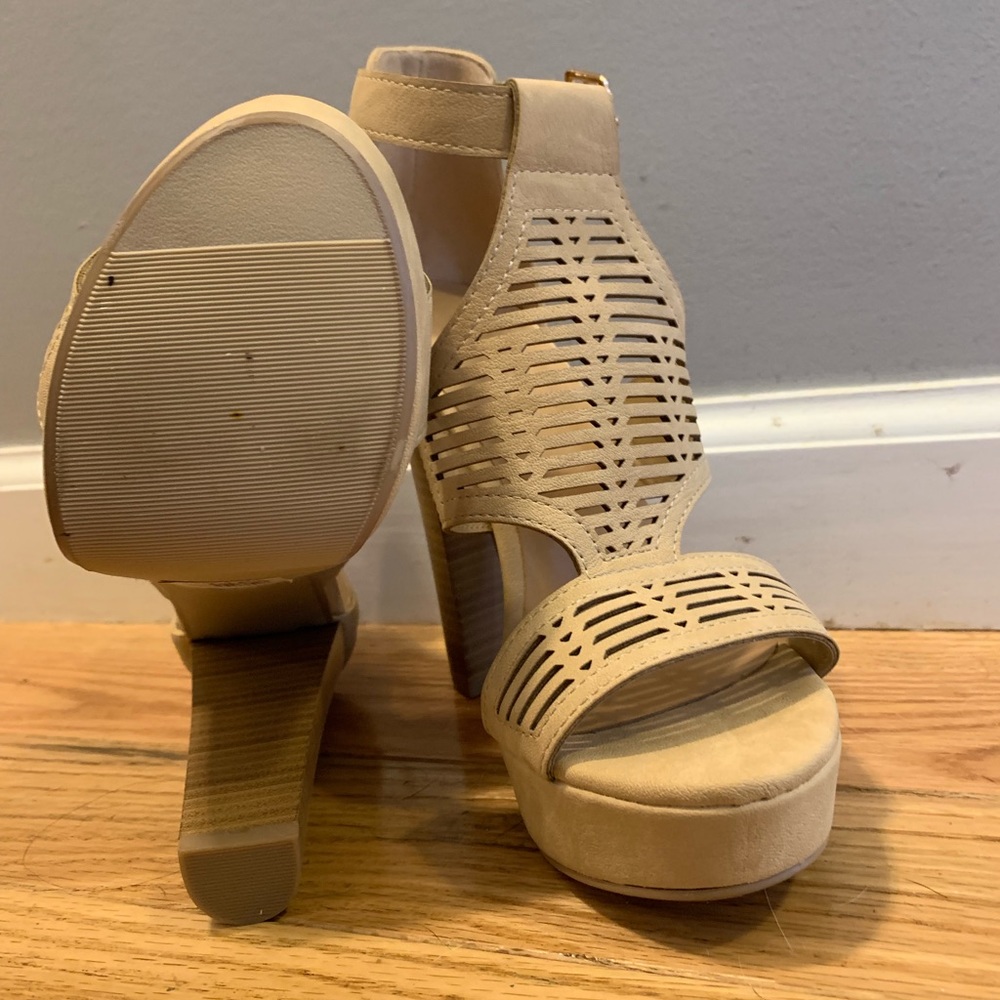 Heels - Picture 2 of 2